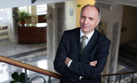 Andrzej Jakubiak jest szefem KNF od października 2011 r. Wcześniej przez wiele lat pracował w Genera
