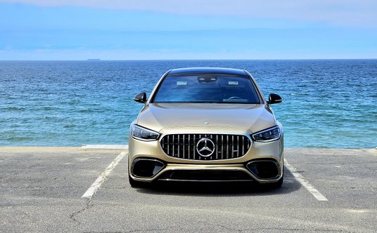 Mercedes-AMG S63 E Performance