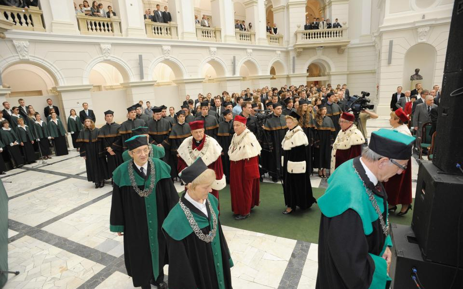 Profesorowie staną się nietykalni. Nie zwolnią ich z pracy