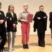 Twórcy wystawy w Pawilonie Polskim na Biennale Sztuki w Wenecji 2026 odbierają nominacje w Zachęcie