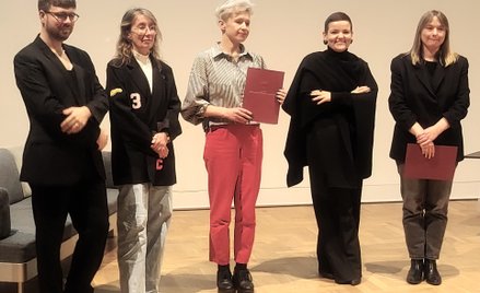 Twórcy wystawy w Pawilonie Polskim na Biennale Sztuki w Wenecji 2026 odbierają nominacje w Zachęcie