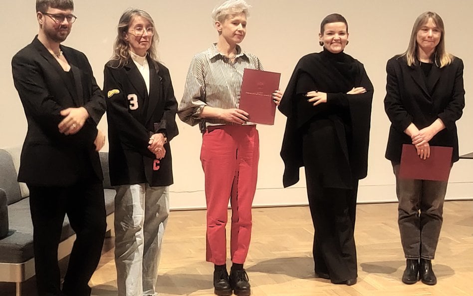Twórcy wystawy w Pawilonie Polskim na Biennale Sztuki w Wenecji 2026 odbierają nominacje w Zachęcie