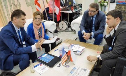 Karol Poznański z MSD Polska (z lewej), Piotr Marczuk z Microsoftu i Bartłomiej Morzycki z 3M Polska