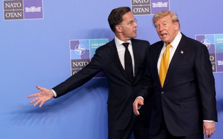 Wchodząc w swoją tradycyjną już rolę, sekretarz generalny paktu Mark Rutte uciekł do pochlebstw, aby