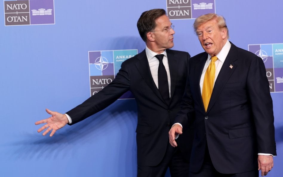 Wchodząc w swoją tradycyjną już rolę, sekretarz generalny paktu Mark Rutte uciekł do pochlebstw, aby