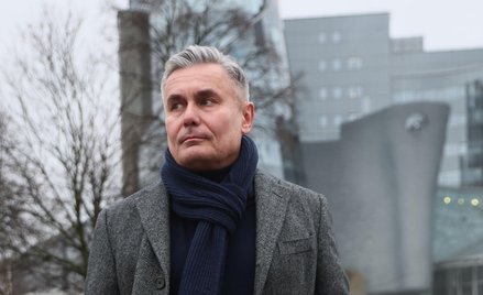 Prowadzący "Wiadomości" TVP, dziennikarz Marek Czyż przed budynkiem TVP przy ul. Woronicza w Warszaw