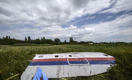 Holandia: Krewni ofiar z MH17 protestują przeciwko Rosji. 298 pustych krzeseł