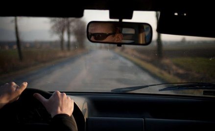 Kto nie może zapewnić, że samochód jeździ tylko dla firmy – odlicza połowę VAT i omija go kłopot z b