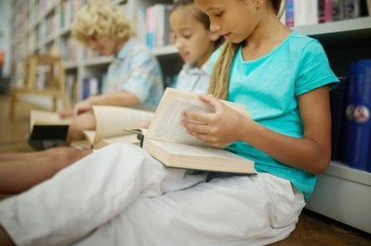 Konkurs podzielony jest na dwie grupy wiekowe: uczniów klas VI–VIII szkół podstawowych oraz młodzież