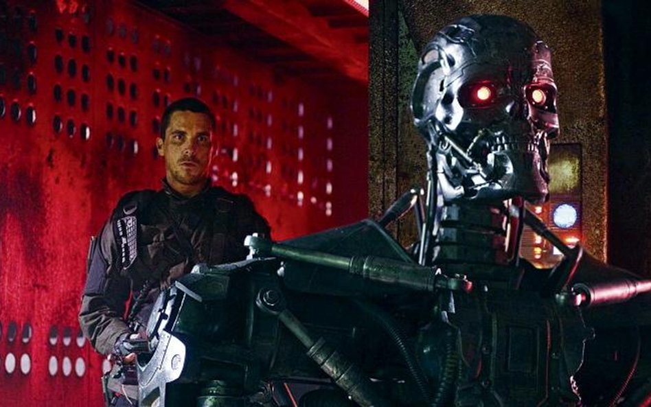 W przyszlości maszyny osiągną ogromne i niebezpieczne możliwości. W filmie "Terminator. Ocalenie" Jo