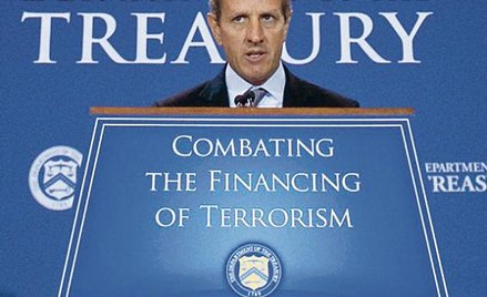 Timothy Geithner z finansami ma do czynienia od początku kariery