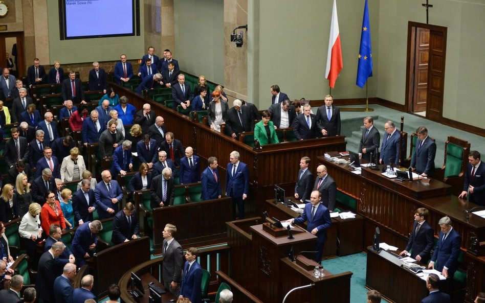 Sejm uczcił Piotra Szczęsnego. "Hańba" z ław PiS