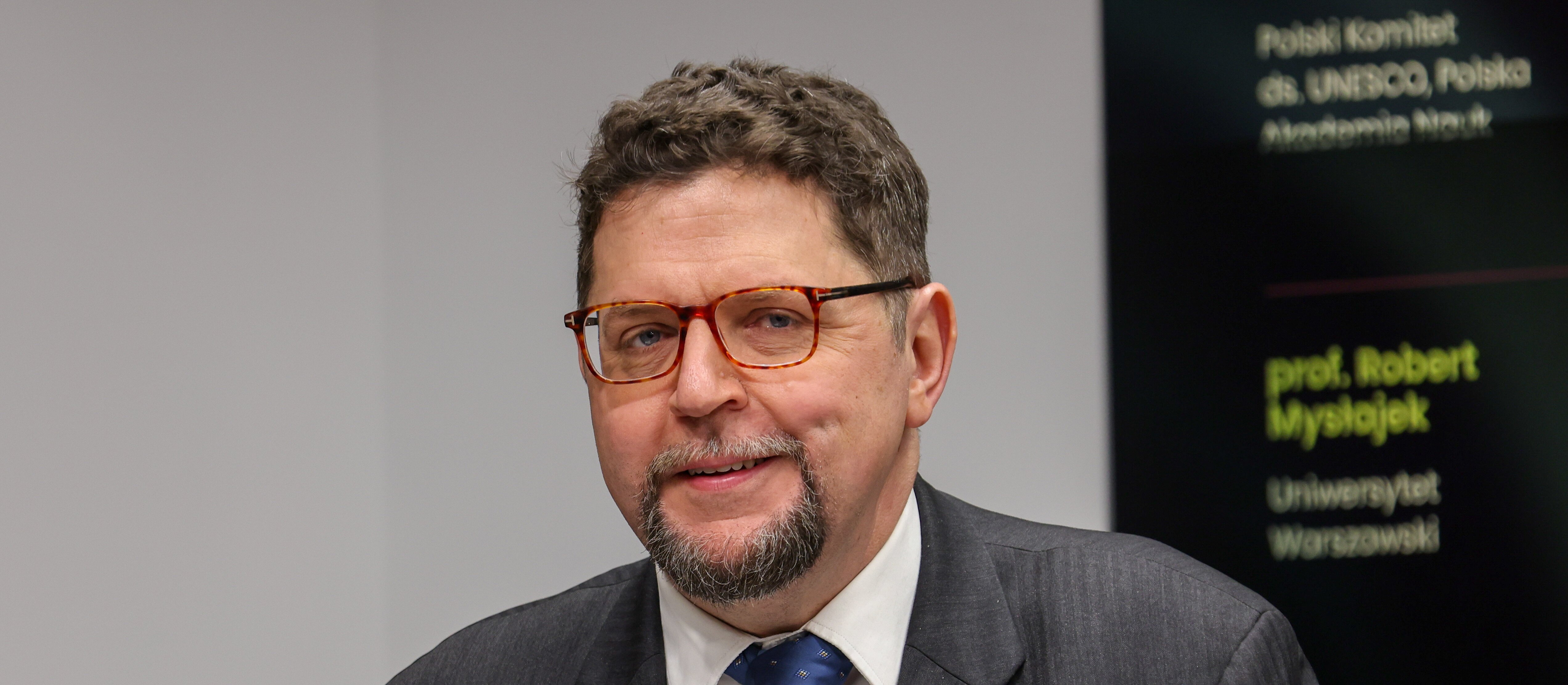 Prof. Andrzej Szeptycki: Jak się nie nabrać na dezinformację w nauce