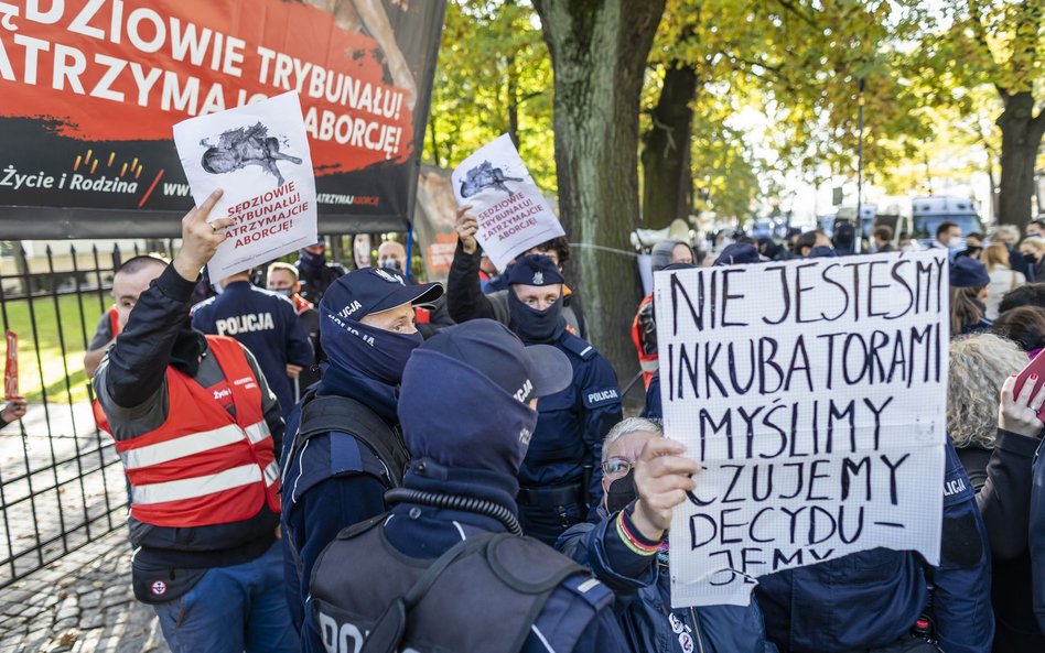 Protesty pod Trybunałem Konstytucyjnym