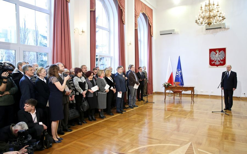 Co nam mówi skład powołanej przez Antoniego Macierewicza komisji ds. Smoleńska