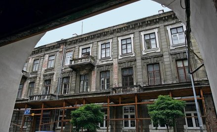 Ponad 103 tys. zł – tyle na remonty kamienicy przy ul. Kępnej przez dziesięciolecia zarządzania budy