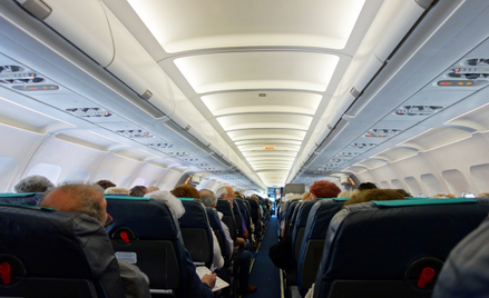 Linie lotnicze coraz częściej narzekają na agresję pasażerów