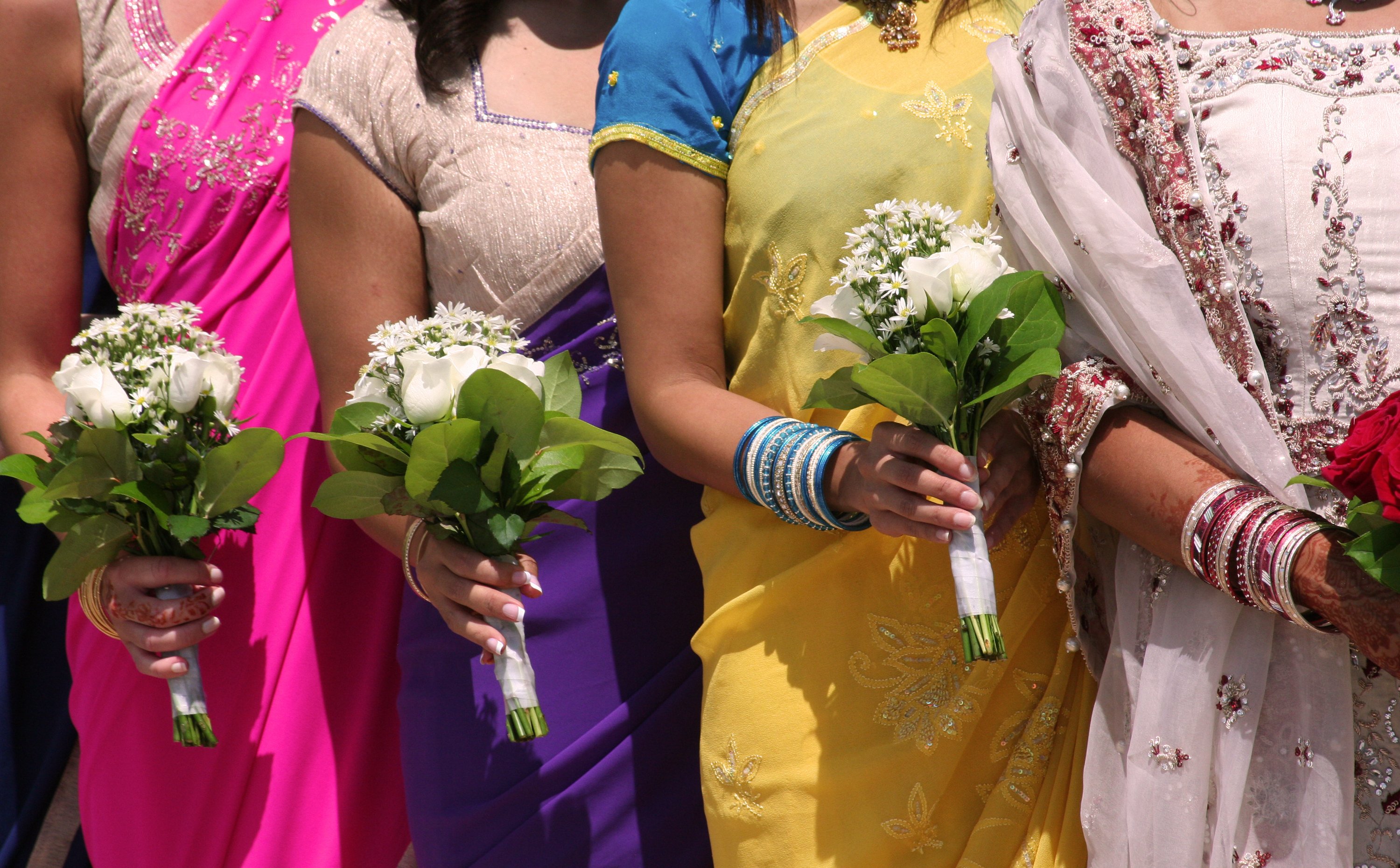 Pokolenie Z ma nowy trend imprezowy. O co chodzi w fałszywych weselach?