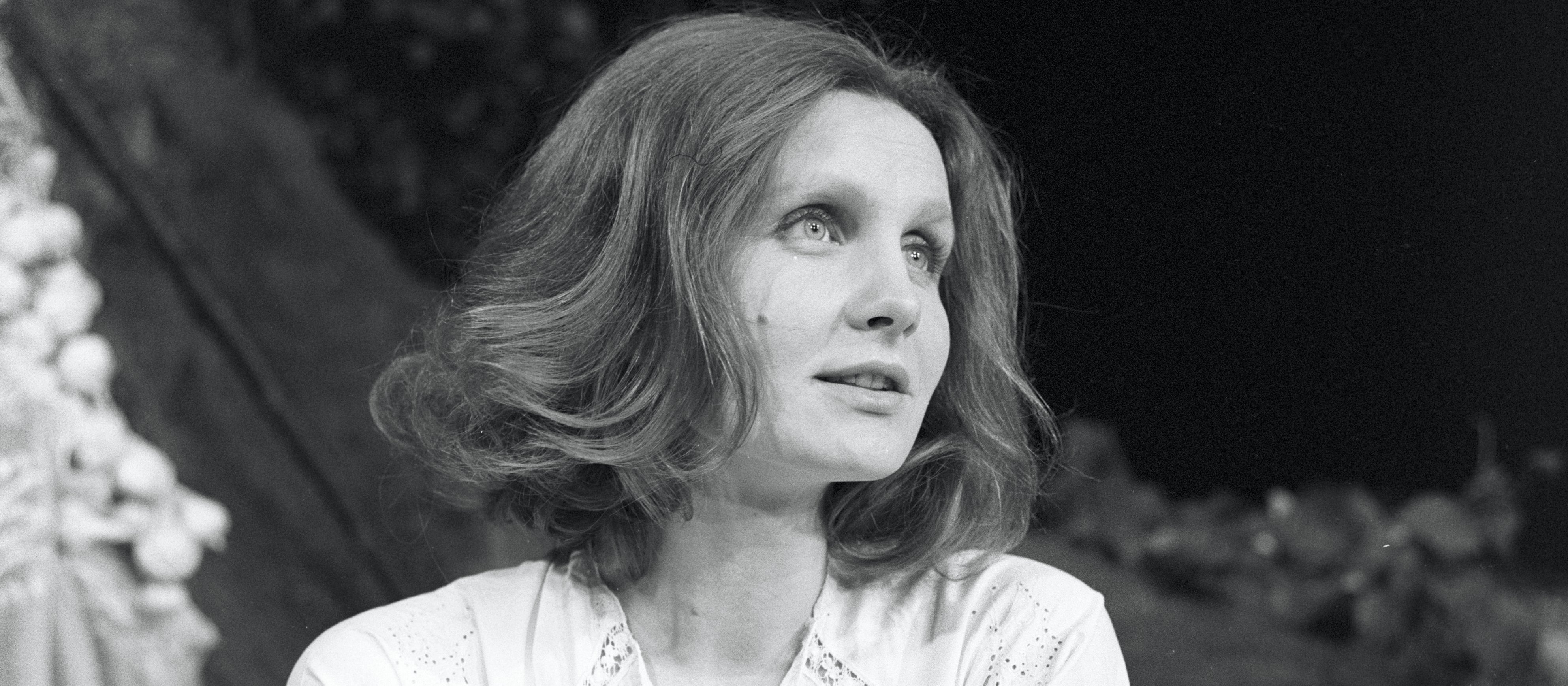 "Świerszcz zamilkł za kominem." Wspomnienie o Magdzie Umer