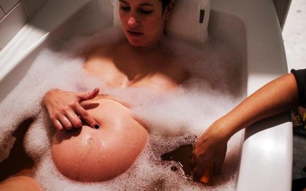 3. Sara Naomi Lewkowicz. Emily i Kate, bohaterki fotoreportażu w kategorii wydarzeń codziennych, III