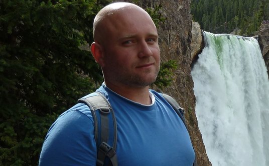 dr Piotr Maszczyk, hydrobiolog, specjalizujący się w ekologii wodnej. Pracuje na Wydziale Biologii U