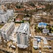 Inwestorzy-patodeweloperzy mają swoje sposoby, by stawiać budynki wielorodzinne wśród domów jednorod