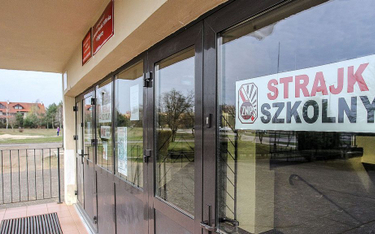 Sondaż: Polacy nie popierają strajku nauczycieli