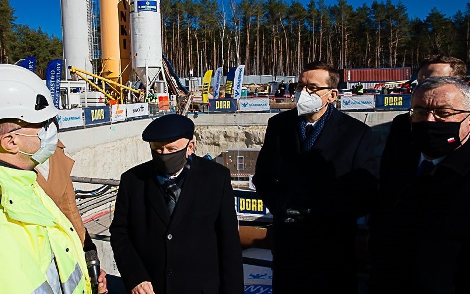 Wicerzecznik PiS podsumowuje budowę tunelu. KE odpowiada