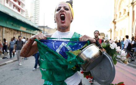 26 stycznia, Brazylia, Protest studentów z Sao Paulo przeciwko podwyżkom cen biletów komunikacji mie