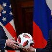 Piłka od Putina dla Trumpa zawiera czip. Ale nie szpiegowski