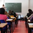 W nowym raporcie OECD zbadano m.in. czynniki wpływające na poziom zarobków wykwalifikowanych nauczyc