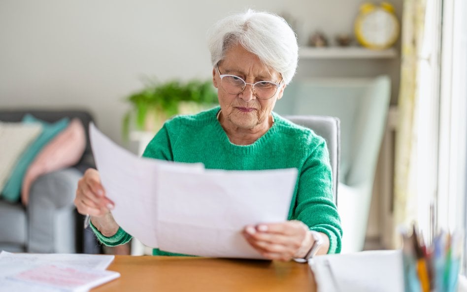 Część seniorów będzie musiała zwrócić 13. i 14. emeryturę. Kiedy ZUS upomni się o pieniądze?