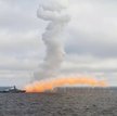 Rosyjski okręt tuż po wystrzeleniu pocisku Kalibr