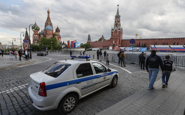 Rosyjska policja na placu Czerwonym w pobliżu Kremla w Moskwie