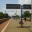 Warszawa: Kobieta wpadła pod pociąg