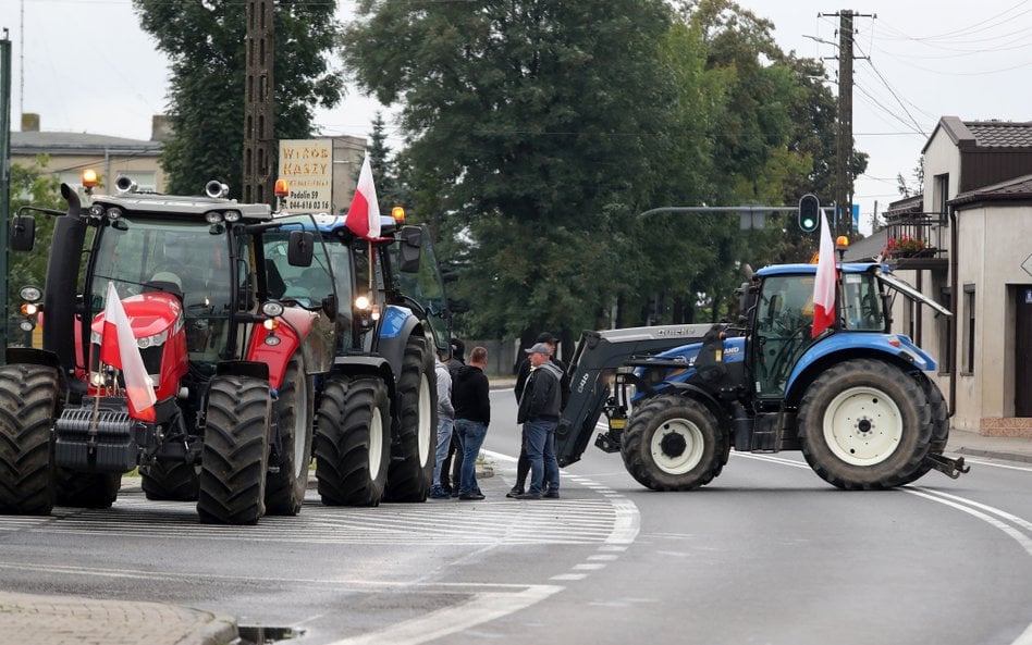 Narracja rolniczego buntu (poza słusznymi pretensjami o brak kontroli nad wwozem ukraińskich zbóż) j