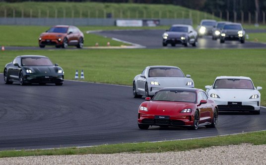 Porsche e-Performance Day - elektryczne Taycany i nowe Macany