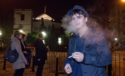 Zatrważające dane! Co piąty gimnazjalista uzależniony od...