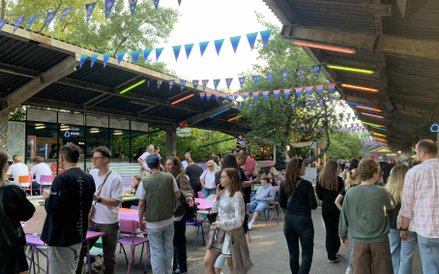 Wieczorny zgiełk na Nocnym Markecie