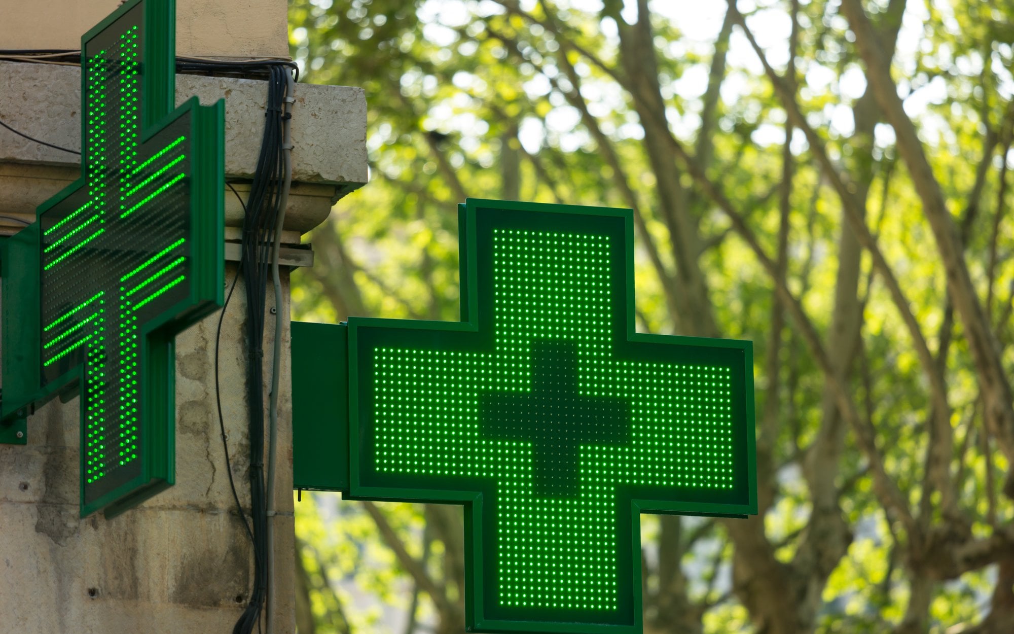 Cofnięcie zezwolenia za nieobecność farmaceuty to nie automat