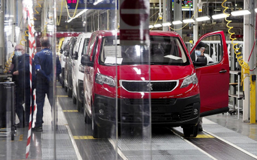 Francuski koncern motoryzacyjny chce ściągnąć pracowników z Polski