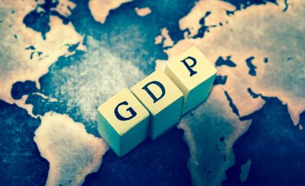 Komisja Europejska. Prognozy PKB dla Polski w górę, dla strefy w dół