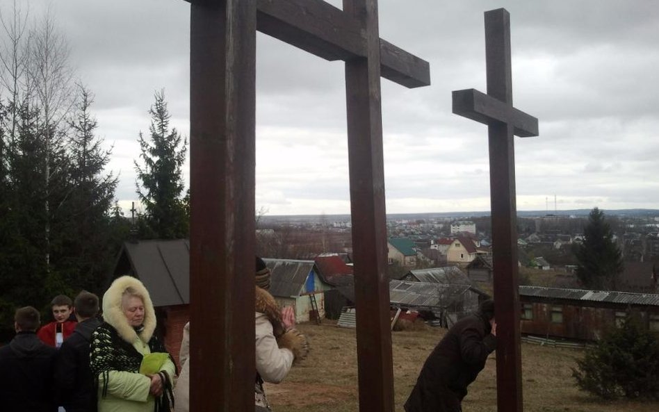 Kalwaria Miadziolska (Białoruś), Góra Trzech Krzyży