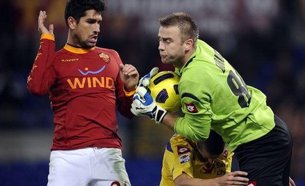Artur Boruc broni w meczu Fiorentiny z AS Romą, 10 listopada