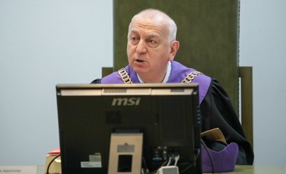 Sędzia Wiesław Kozielewicz podczas rozprawy w Sądzie Najwyższym