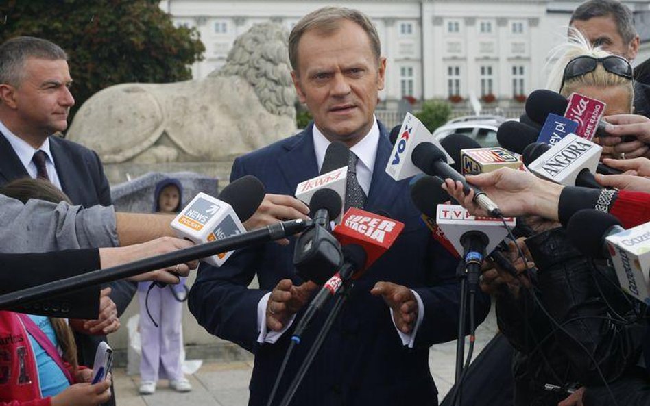 Donald Tusk, by uratować budżet, gotów jest siłą zabrać zysk NBP