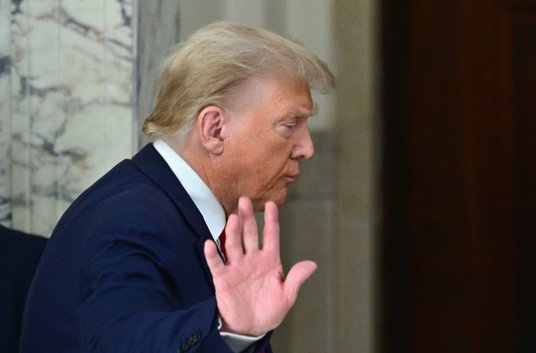 Perspektywa więzienia w przypadku Donalda Trumpa (na zdjęciu) jest jak najbardziej realna - uważa ge