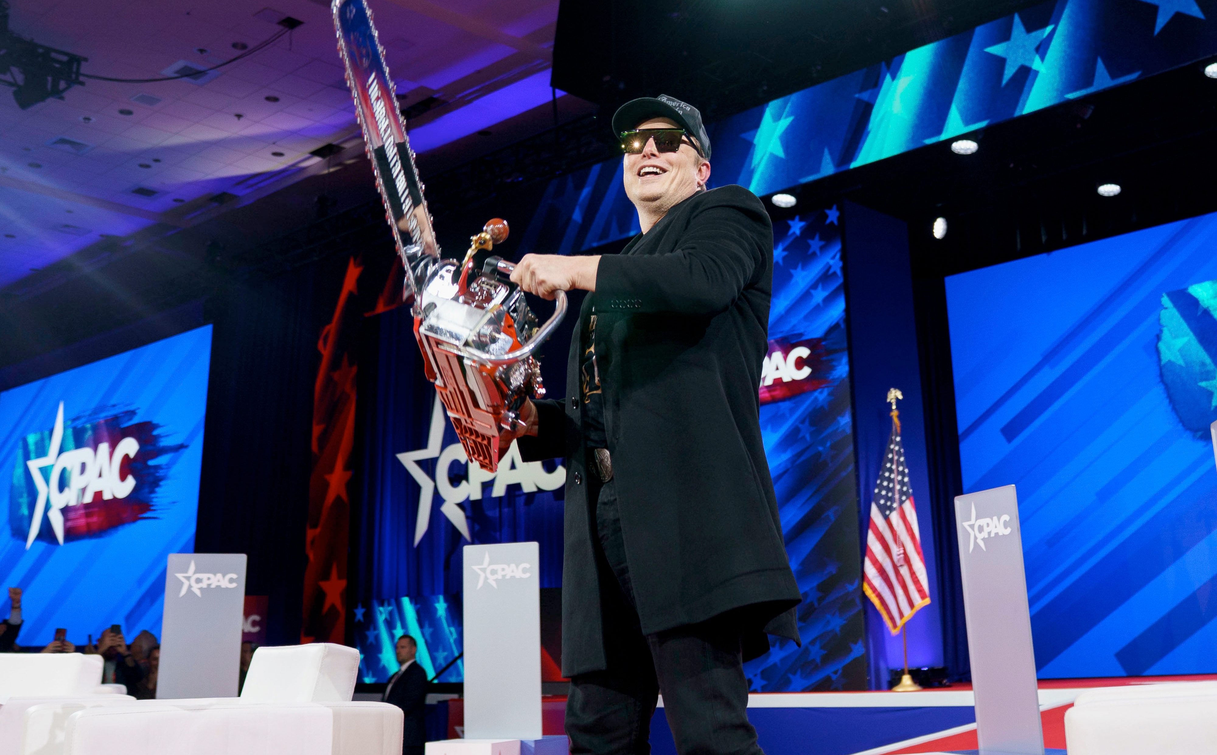 Czy DOGE rzeczywiście „ciął piłą łańcuchową” wydatki budżetowe?