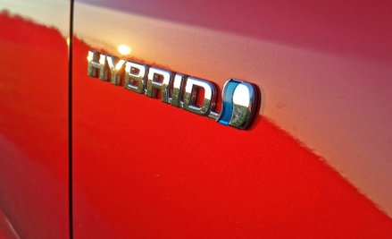 Chiny włączają hybrydy do programu elektromobilności