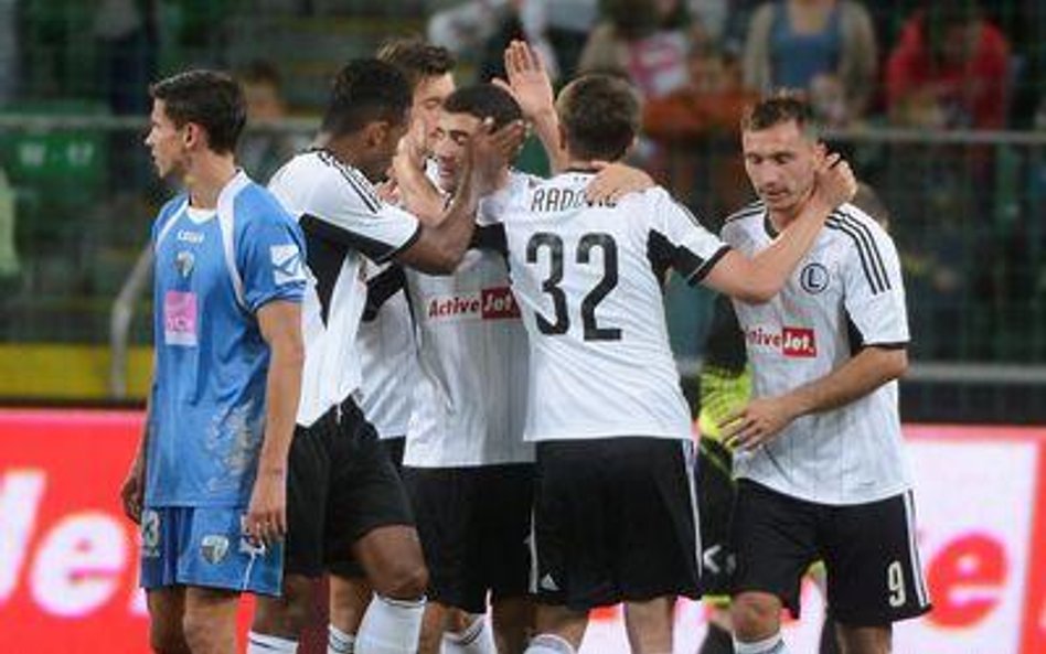 Legia nudzi, ale gra dalej